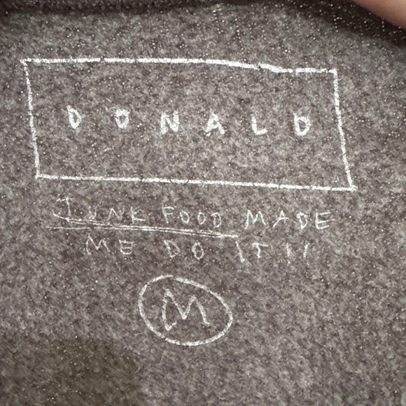 Donald Junk Food Gray Sweatshirt with Lips Graphic Design - Picture 2 of 8